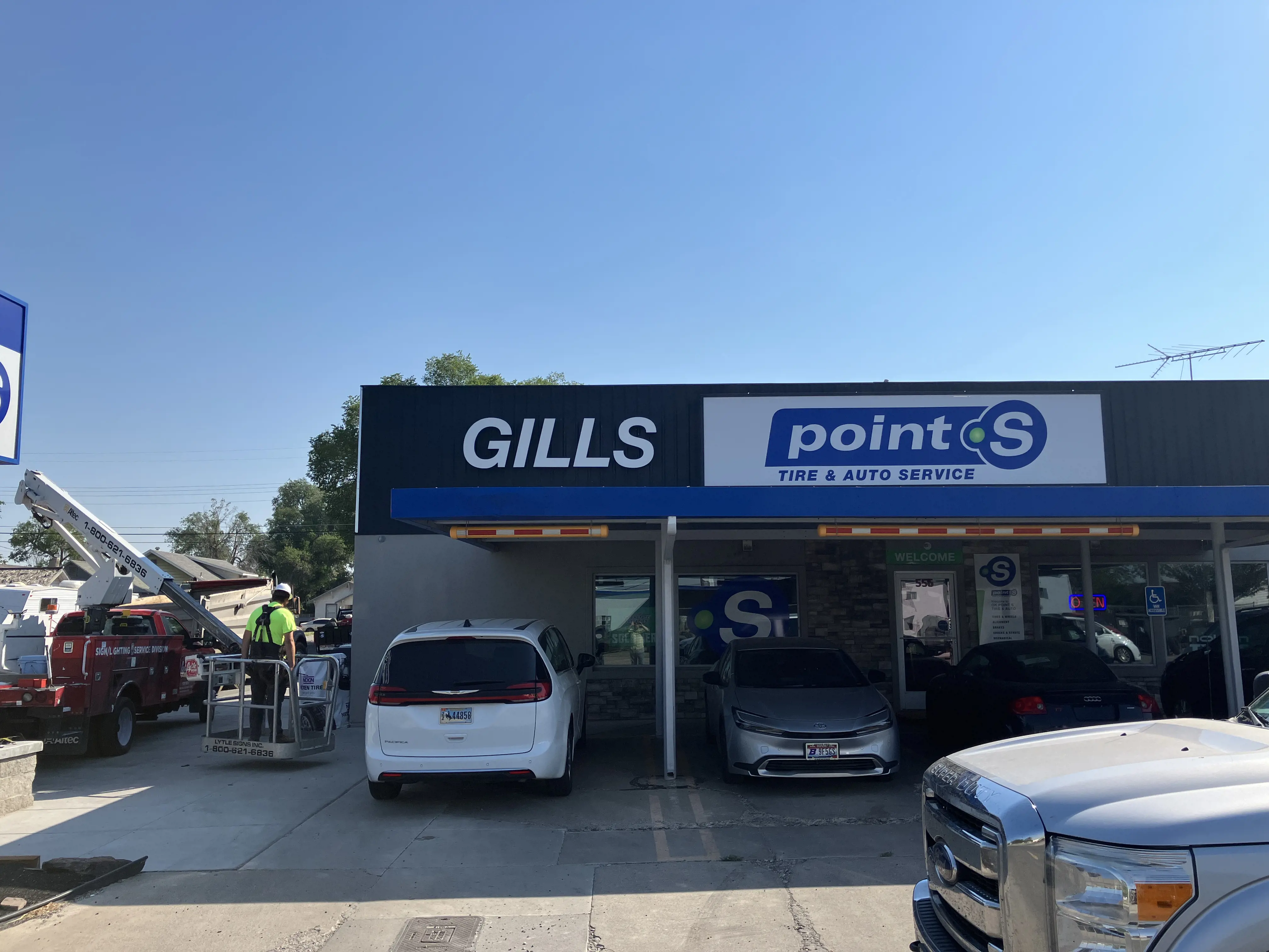 Gills Point S Tire & Auto Service - 4th Ave